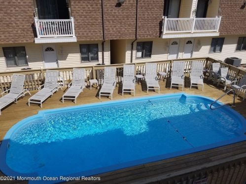 132 Fremont Ave, Pelican Island NJ  08751-1815 exterior