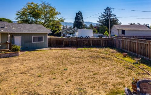 2294 Chester Dr, Penngrove CA  94951-9529 exterior