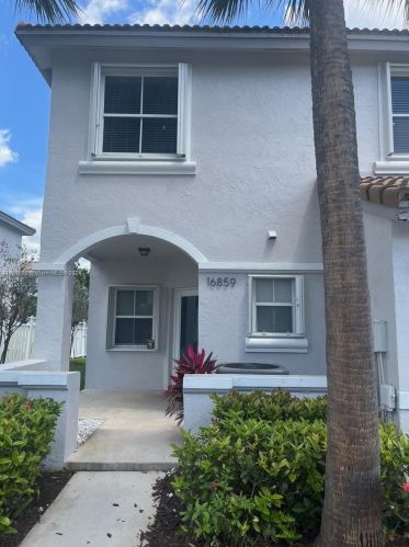 16859 1st Mnr, Hollywood FL  33027-1007 exterior