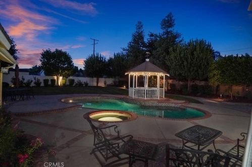 3367 Weatherford Ct, Simi Valley CA  93063-1328 exterior