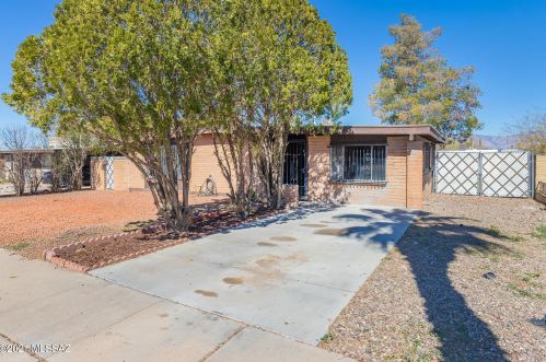 6917 David Dr, Tucson, AZ 85730-1641