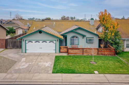 3836 Prince George Ln, Riverbank, CA 95367-3100