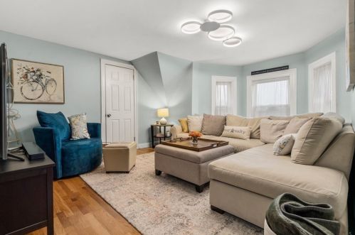 13 Roy St, Swampscott, MA 01907-1035