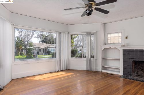 2545 Havenscourt Blvd, Oakland CA  94605-1970 exterior