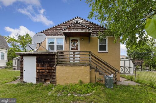 920 Bergen St, Gloucester, NJ 08030-1505
