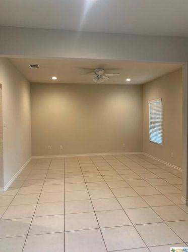 2311 Lincoln St, Seguin TX  78155-1619 exterior