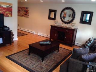 3273 Giegerich Pl, Bronx, NY 10465-4011