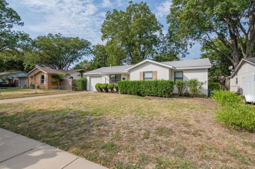 1903 Dennis St, Irving TX 75062-4362 exterior