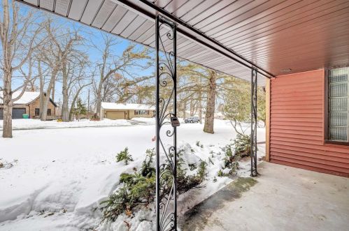 1781 Wedgewood Dr, Green Bay, WI 54303-2562