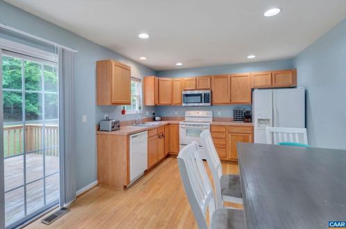 2 Riverside Dr, Bybee VA  22963-2021 exterior