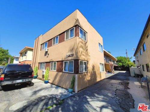 14639 Calvert St, Van Nuys CA 91411-2808 exterior