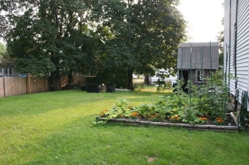 27 George St, Whitman MA 02382-2546 exterior