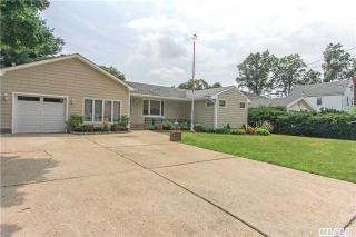 502 Irving St, Westbury, NY 11590-4457