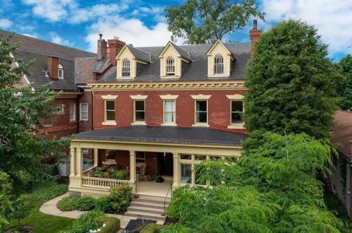 4769 Wallingford St, Pittsburgh, PA 15213-1711