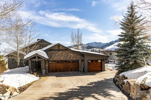 8978 Northcove Dr, Park City, UT 84098-4731