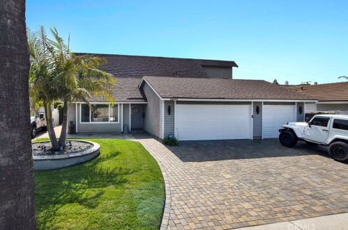 18441 Huntington St, Huntington Beach, CA 92648-1422