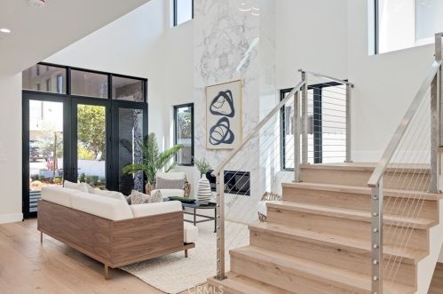 1813 Walnut Ave, Manhattan Beach CA  90266-5018 exterior