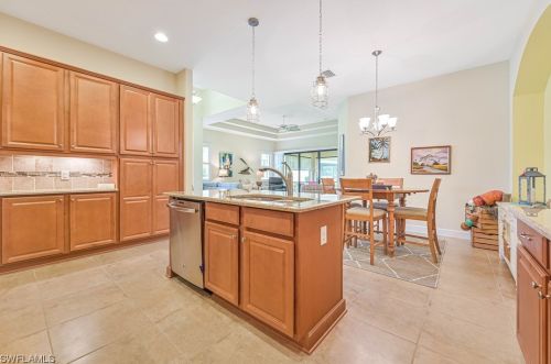 9137 Isla Bella Cir, Bonita Springs FL  34135-7198 exterior