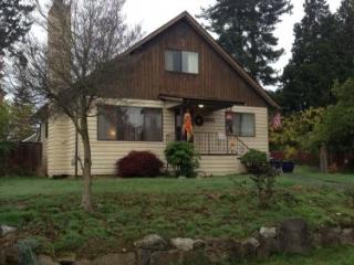 11511 Fremont Ave, Seattle, WA 98133-8232