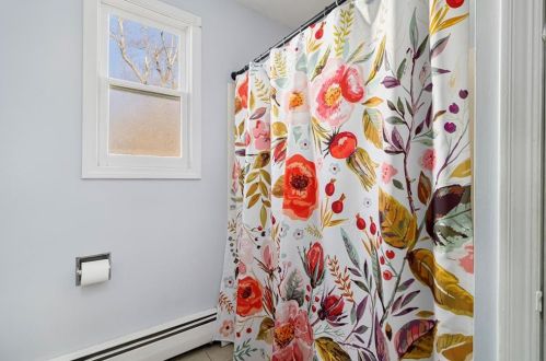 184 Grove Ave, Warwick RI  02889-5404 exterior