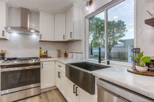 3862 Martha St, San Diego CA  92117-1817 exterior