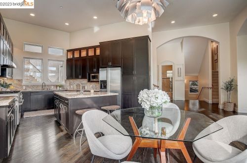 7164 Buckingham Blvd, Berkeley CA  94705-1715 exterior