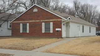 821 Thurston St, Manhattan KS  66502-5657 exterior