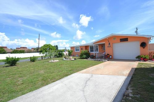4114 Chesswood Dr, Tarpon Springs, FL 34691-3580