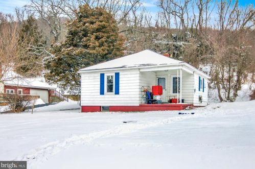 1901 Old State Rd, Water Gap, PA 17018-9709