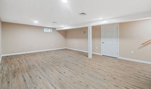 429 Main St, Danville NH  03819-3135 exterior