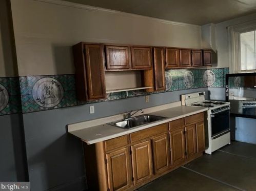 2408 Jefferson St, Harrisburg PA  17110-2514 exterior