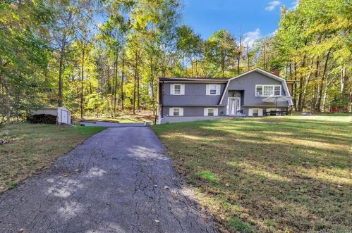 25 Little Fox Run, Huntington, CT 06484-1664