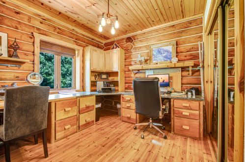 2717 Beaumont Ave, Waterford WI  53185-4933 exterior