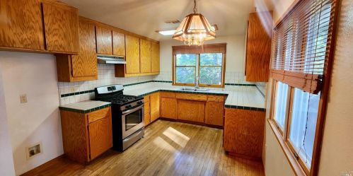 395 Spg St, Ukiah CA  95482-4221 exterior