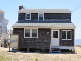 111 Shore Rd, Clinton, CT 06413-2346