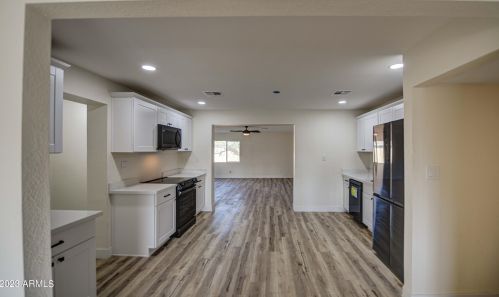 5813 37 Ave, Phoenix AZ 85053-4620 exterior