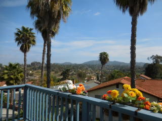 1204 Sandra Cir, Vista, CA 92083-7102