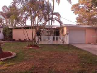 10302 66th Ave, Largo, FL 33772-6454