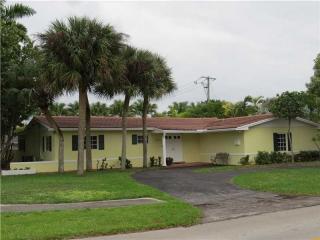 8200 102nd St, Miami, FL 33156-2527