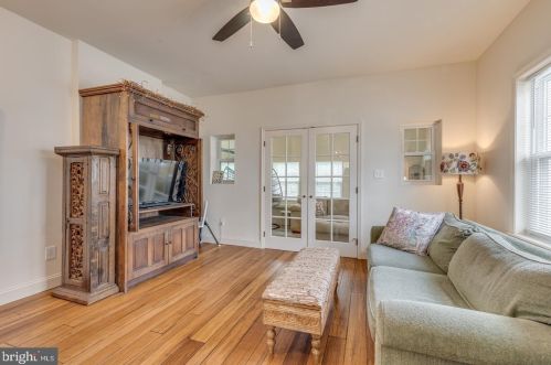 135 Haddon Ave, Camden NJ  08108-1033 exterior