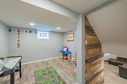 216 Connecticut Dr, New Kensington PA  15068-3523 exterior