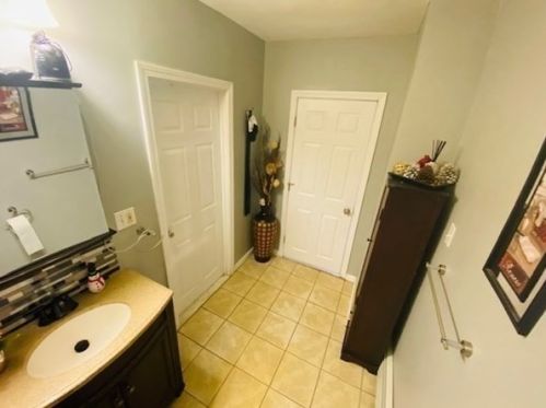 293 Mill St, Worcester MA 01602-3129 exterior