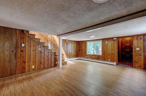 26 Mount Ave, Lincoln RI  02865-5142 exterior