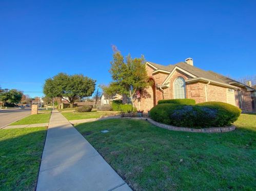 803 Aylesbury Dr, Allen TX  75002-5743 exterior