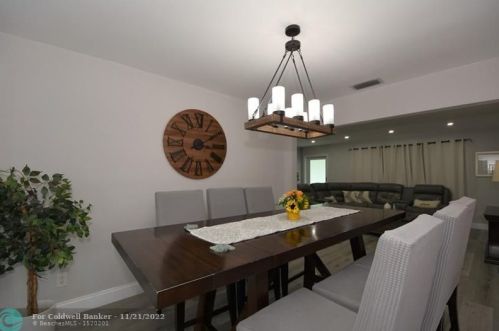 8421 17 Ct, Hollywood FL 33028 exterior