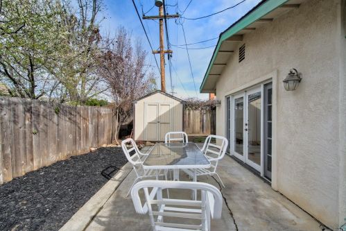 200 Juniper St, Vacaville CA 95688-2736 exterior