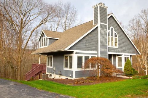 40 Nottingham Way, Mahopac, NY 10541-3774