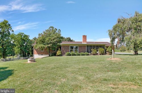 2204 Brook Creek Rd, Toms Brook VA  22660-2544 exterior