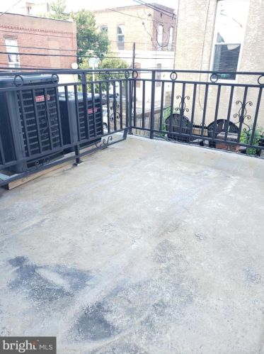 2001 17th St, Philadelphia PA  19121-2321 exterior