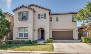 868 Toulouse Ln, Clovis, CA 93619-7686